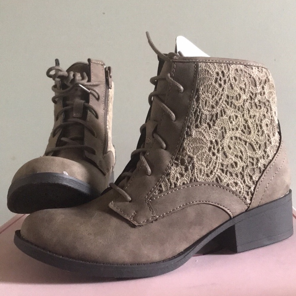 Kids boots